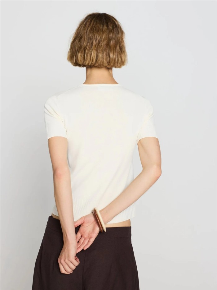 Jersey ESCORPION de mujer color crudo, tachas en el cuello 26s110021